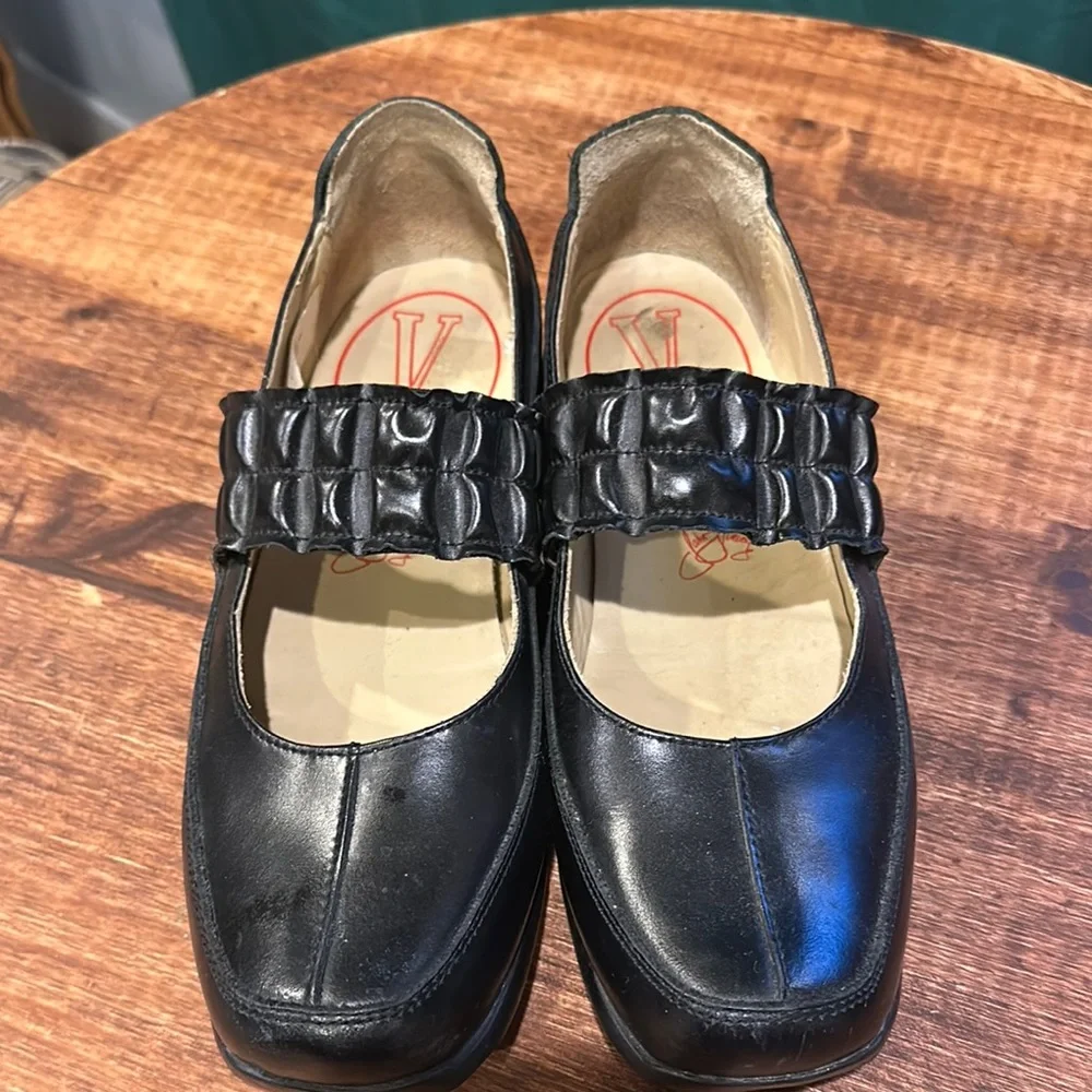 John Fluevig black Mary Jane’s - Picture 1 of 7
